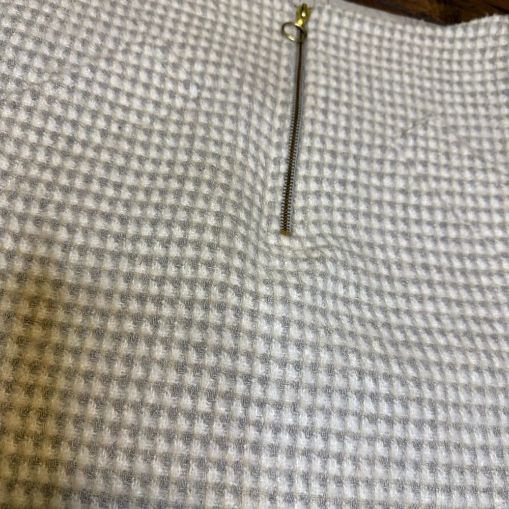 Sisley Houndstooth Tweed Mini Skirt 6 Wool Blend Zip Front Quiet Luxury Coquette